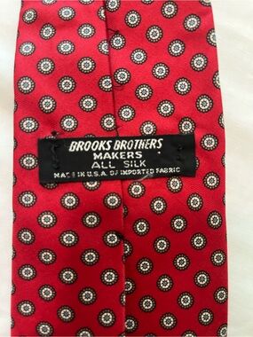Brooks Brothers Makers Red Medallion Silk Tie